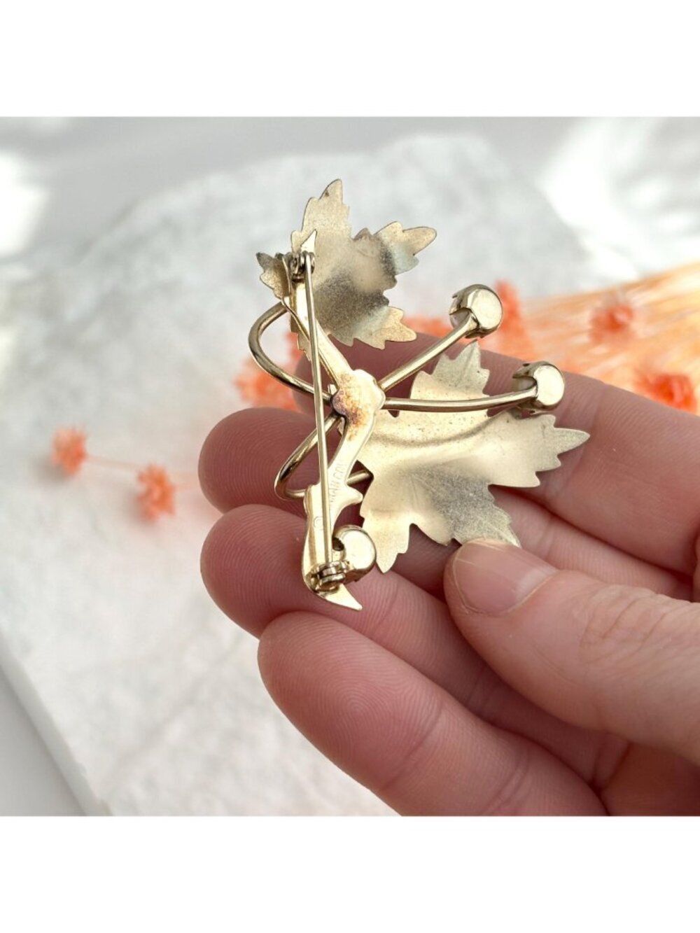 Double Leaf & Faux Pearl Sarah Coventry Gold T 60's Vintage Costume Brooch - Picture 7 of 10